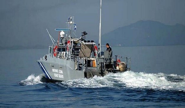 Εντοπισμός και διάσωση 12 αλλοδαπών και σύλληψη του αλλοδαπού διακινητή τους στη Γαύδο image